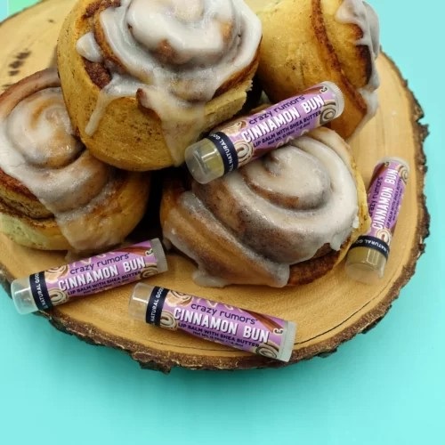CRAZY RUMORS Cinnamon Bun Lip Balm 4,25g SEASONAL CRAZY RUMORS Cinnamon Bun Lip Balm 4,25g SEASONAL